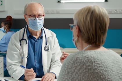 Responsabilidad extendida: médicos y sus equipos istrativos también serán sancionados por retenciones indebidas
