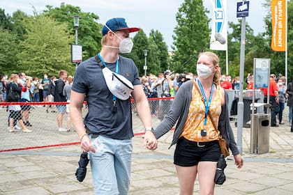 Ingreso a la moderna sala en donde los investigadores plantearon tres situaciones diferentes para analizar el comportamiento del virus