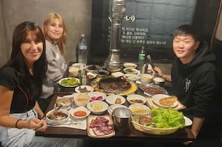 El patio de comidas coreano del “shopping a cielo abierto” que se creó alrededor de la calle Avellaneda