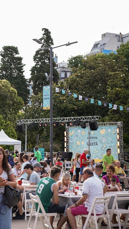 Restaurantes, cafeterías y emprendimientos locales se unen en una feria a cielo abierto