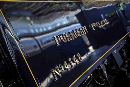 En la frontera entre Polonia y Bielorrusia se encontraron vagones abandonados que fueron recuperados y restaurados