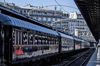 El tren está en la estación Gare de lEst en París