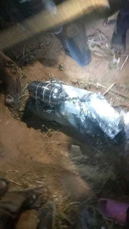 Restos de materiales explosivos en la aldea de Jabo, en el estado de Sokoto, Nigeria. Fuente: X