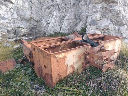 Restos de una cocina de campaña en Monte Longdon (Malvinas)