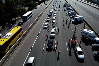 Retén sobre la autopista Panamericana