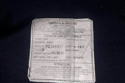 Retiran de las calles 200 chalecos antibalas de la policía provincial: estaban vencidos, según consta en la etiqueta