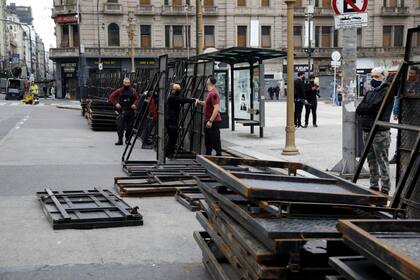 Retiro de vallas en el Congreso