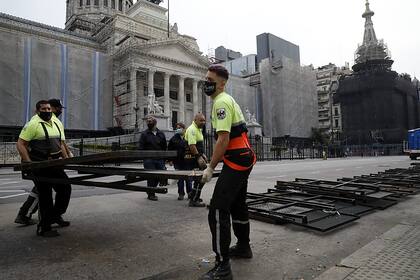Retiro de vallas en el Congreso