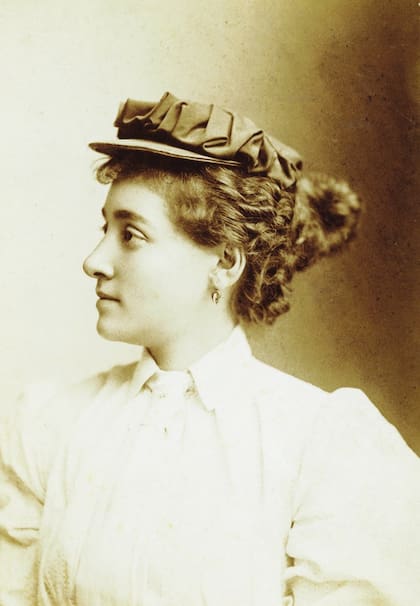 Retrato de Annie Londonderry. En realidad su nombre era Anne Cohen Kopchovsky