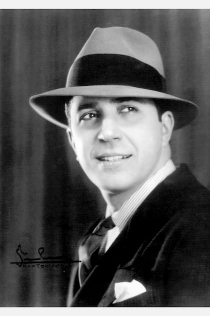 Retrato de Carlos Gardel que el fotógrafo José Silva le tomó en su estudio en octubre de 1933