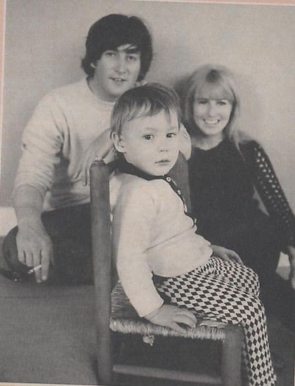 Retrato de familia: John, Cynthia y Julian