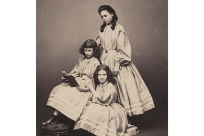 Retrato de las hermanas Alice, Edith e Ina 
