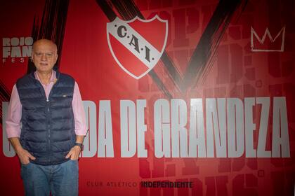 Néstor Grindetti, presidente interino del Club Atlético Independiente, en la confitería del club, en Avellaneda