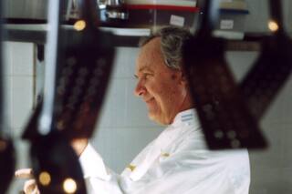 El legado del Gato Dumas, anécdotas y reflexiones de los chefs que formó un “distinto” de la cocina argentina