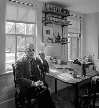 Retrato de Walker Evans en la cocina de Jim Dow, quien realizó la imagen en 1970.