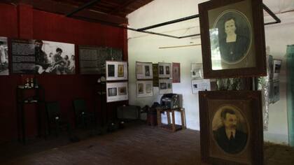 Retratos de Elisabeth Nietzsche y Bernhard Förster en el museo dedicado a la historia de Nueva Germania