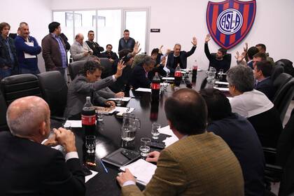 Reunión de Comisión Directiva de San Lorenzo en la que se habló del futuro de Jorge Almirón como entrenador del equipo.