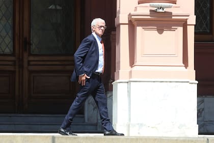 Reunión de gabinete en Casa Rosada, se retira Mariano Cúneo Libarona