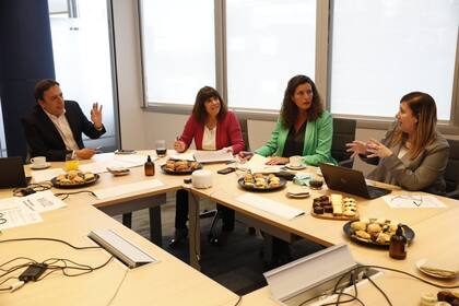 Reunión de jurados del premio que se realiza el próximo 9 de agosto a la Pequeña & Mediana Empresa HSBC LA NACION