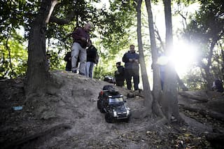 Potentes 4 x 4 a escala en la costa de Vicente López