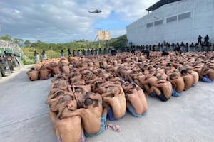 Las imágenes con las que el gobierno de Honduras anunció la militarización de sus cárceles
