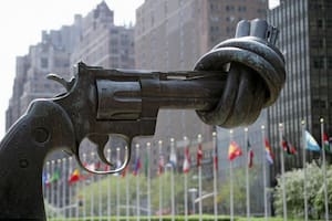 Federico Sturzenegger continuará desregulando la economía y ajustando al Estado - Image 3