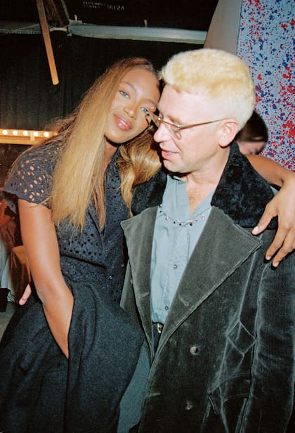 Cuando tenía 23 años se comprometió con el bajista de U2, Adam Clyton, de 33. Sin embargo, al poco tiempo cancelaron la boda debido a las frecuentes peleas que mantenían