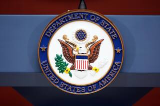 Revoca visas de seis extranjeros por comentarios sobre Charlie Kirk