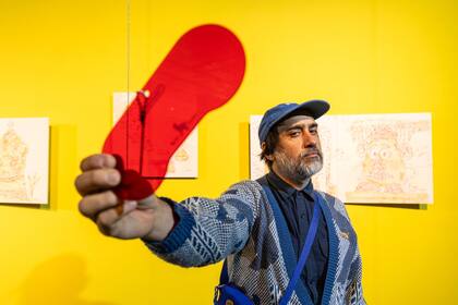 Rex y otros personajes de la saga, en el trazo de Federico Lamas y a la espera de ser descubiertos a través del visor