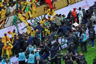 Rey de Marruecos indulta a hinchas senegaleses presos por caótica final de la Copa Africana