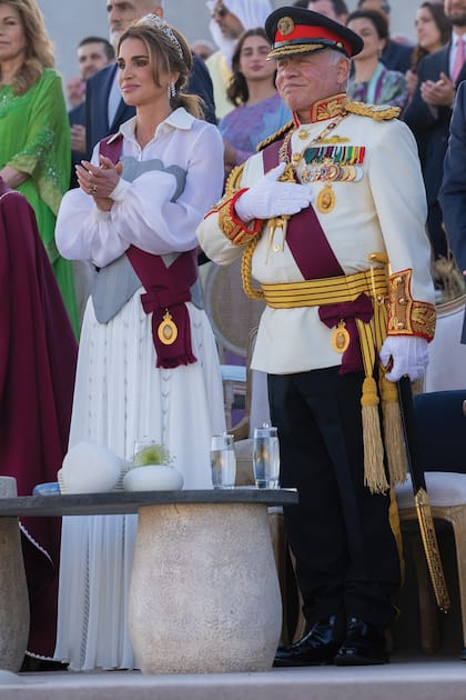 “Rey de mi corazón: felicidades por tu Jubileo de Plata”. Con estas palabras, que posteó en sus redes sociales, Rania felicitó a su marido, el rey Abdalá II.