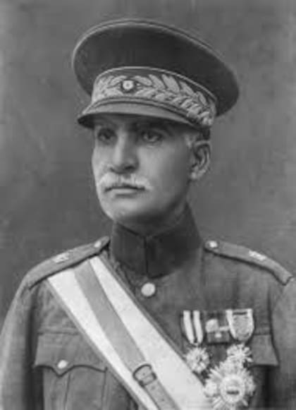 Reza Shah se conviritió en el rey de Irán tras un golpe de Estado en 1921 (Wikipedia)