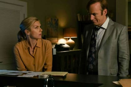 Rhea Seehorn y Bob Odenkirk en la gran Better Call Saul