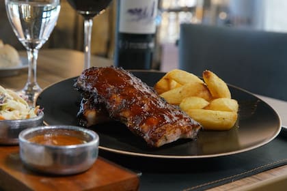 Ribs de cerdo a la parrilla.