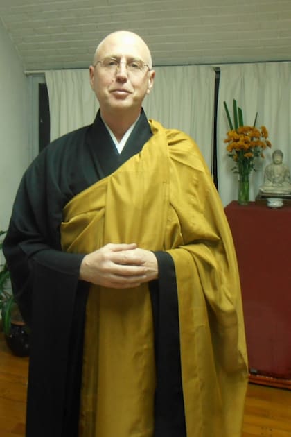 Ricardo Dokyu difunde la práctica de meditación zen (zazen) y enseñanzas de Buda través de encuentros de meditación y la publicaciones de diferentes textos