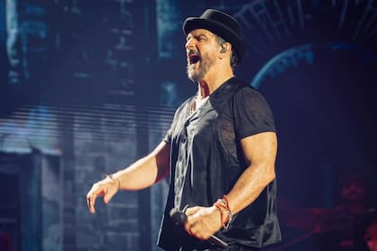 Ricardo Arjona dio su salto a la fama de la mano de "Señora de las Cuatro Décadas"