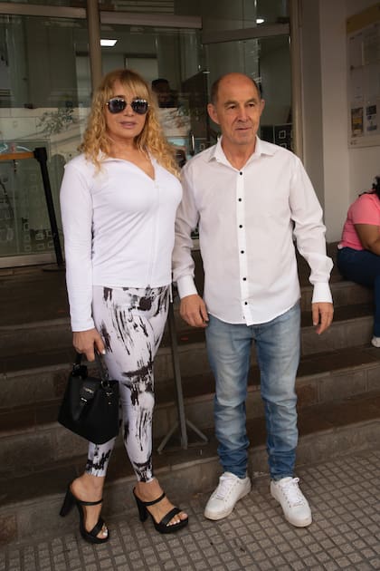 Ricardo Bochini con su mujer, Graciela Suñé.
