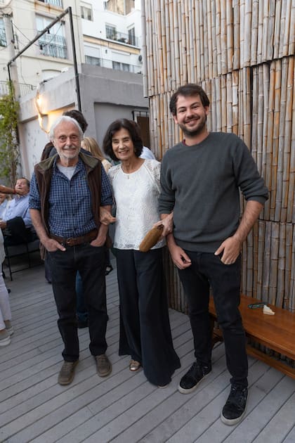 Ricardo Braun con su mujer, Fini Travers, y su nieto Silvestre Braun