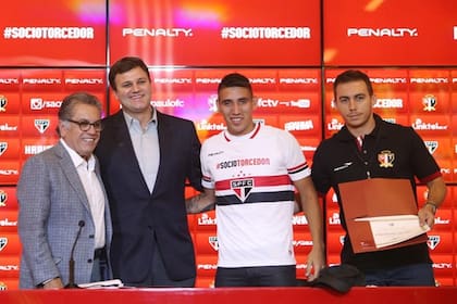Ricardo Centurión en su presentación como nuevo jugador de San Pablo