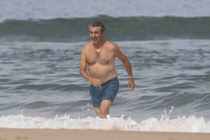 Ricardo Darín, tras un chapuzón en la playa
