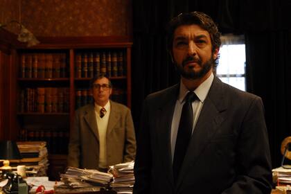 Ricardo Darín y Guillermo Francella, en El secreto de sus ojos: el personaje de Pablo Rago hace Justicia a su manera, para conseguir la "perpetua"