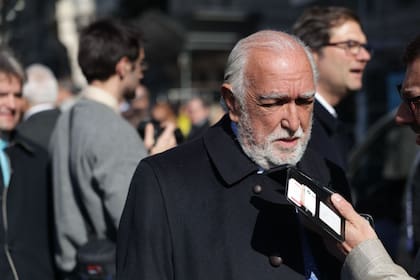 Ricardo Gil Lavedra asesora a los diplomáticos que presentaron un amparo contra el impuesto a las Ganancias