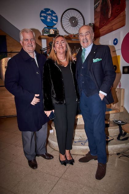 Ricardo Mihanovich, Julia Camargo y Gino Bogani
