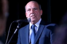 “Medida populista”: un aliado de Kicillof logró imponer en su municipio un impuesto del 2% a los combustibles