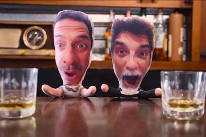 Ricardo Mollo y Diego Arnedo; Divididos presentó un nuevo tema, "Cabalgata deportiva"