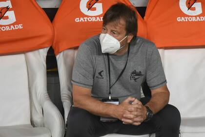 Ricardo Zielinski, entrenador de Estudiantes