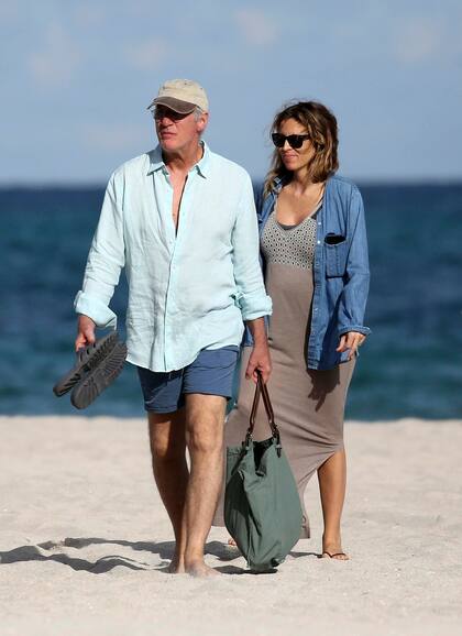 Richard Gere disfruta de unos días de playa en Miami con su mujer Alejandra Silva, quien está en la dulce espera