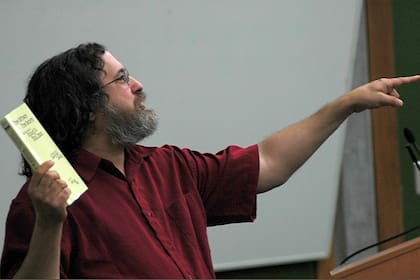 Richard Stallman en una de sus últimas exposiciones, esta vez en Calgary