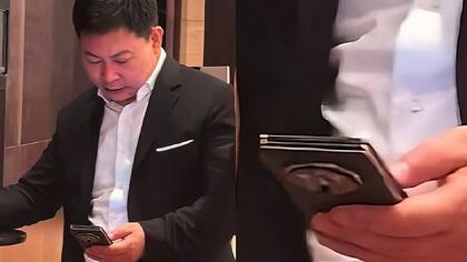 Richard Yu, el CEO de Huawei, fue fotografiado en público usando un prototipo del smartphone que tiene doble bisagra