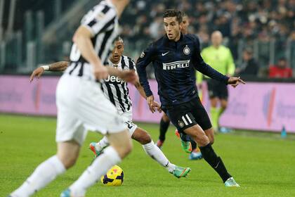 Ricky Alvarez se lesionó en el encuetnro ante la Juve